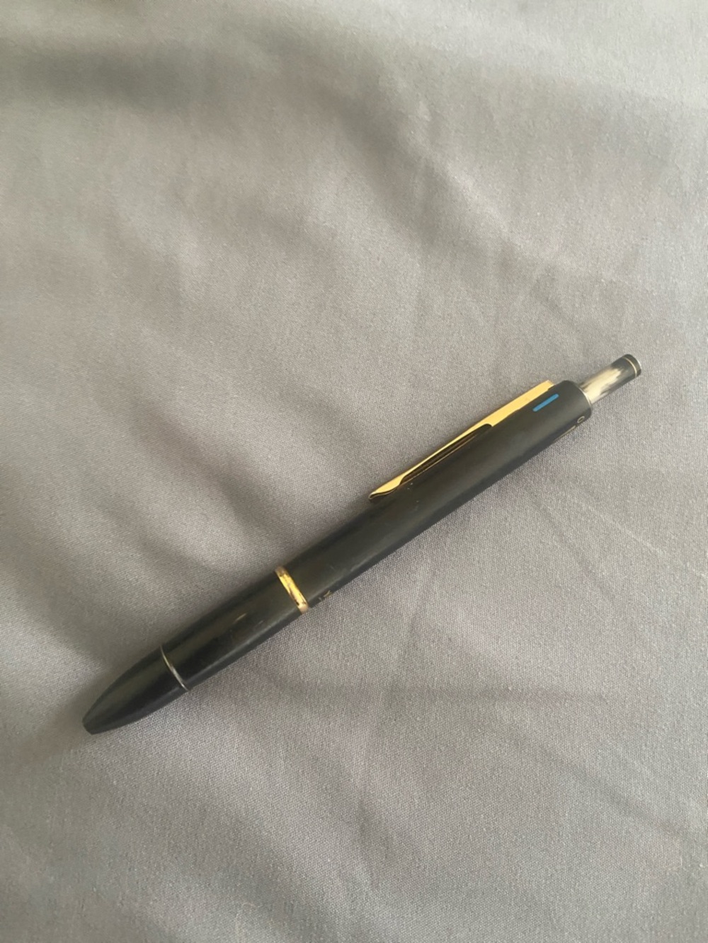 Black Gold-Trim Retractable Pen
